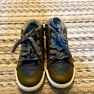 Cat and Jack size 11 (toddler) high tops.